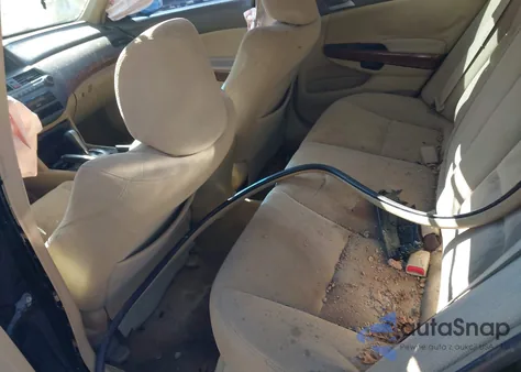 2008 Honda Accord 3.5 Ex z USA, uszkodzony, nr VIN 1HGCP36738A013380